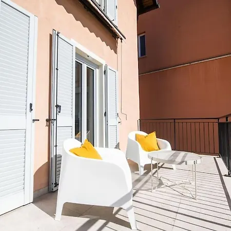 A Terrace On The Lake Of Apartment *